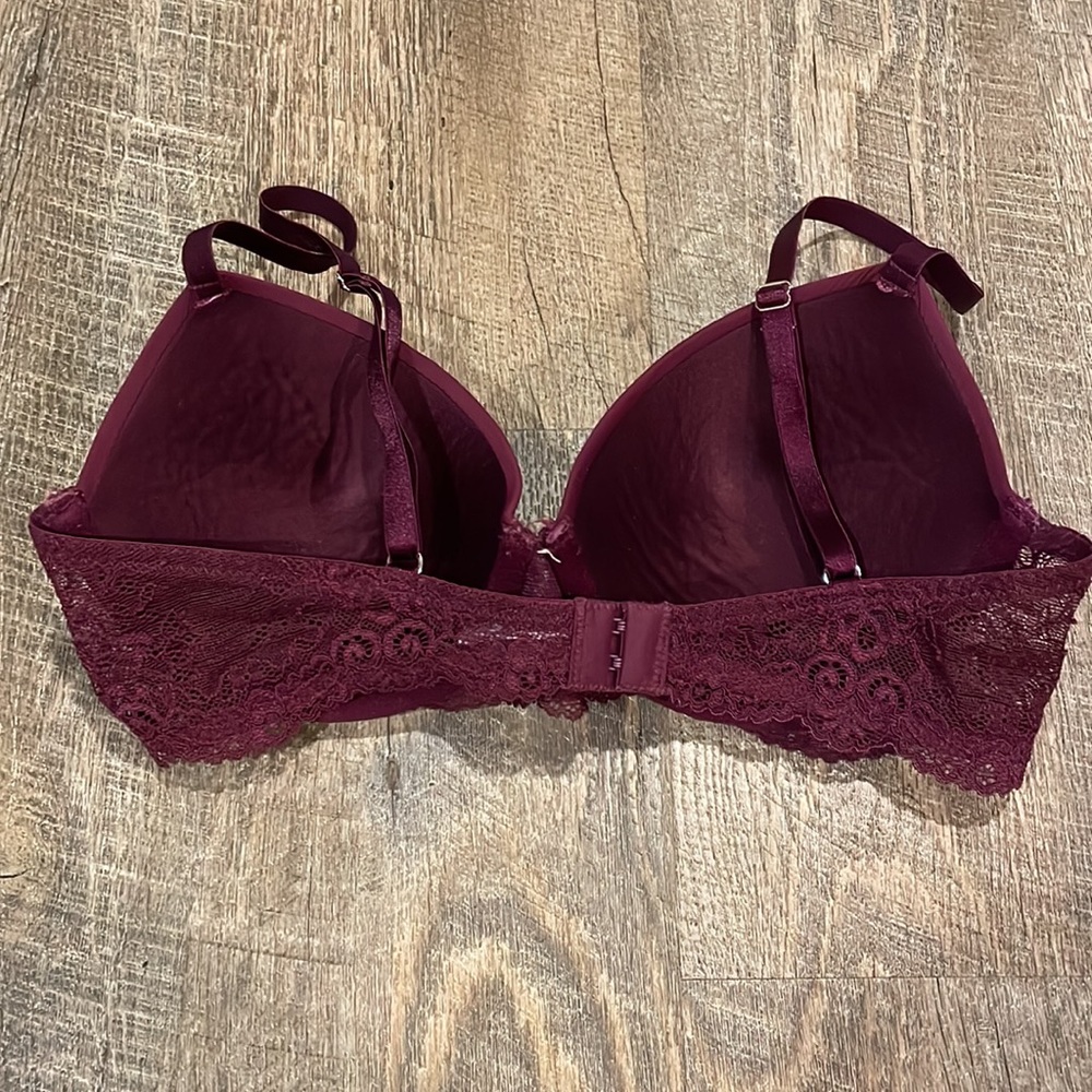 Maroon bra - Picture 2 of 3
